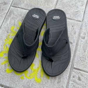 Black flip flops! Size 14 in mens.